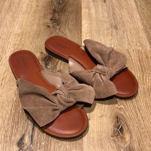 American Eagle Bow Sandals